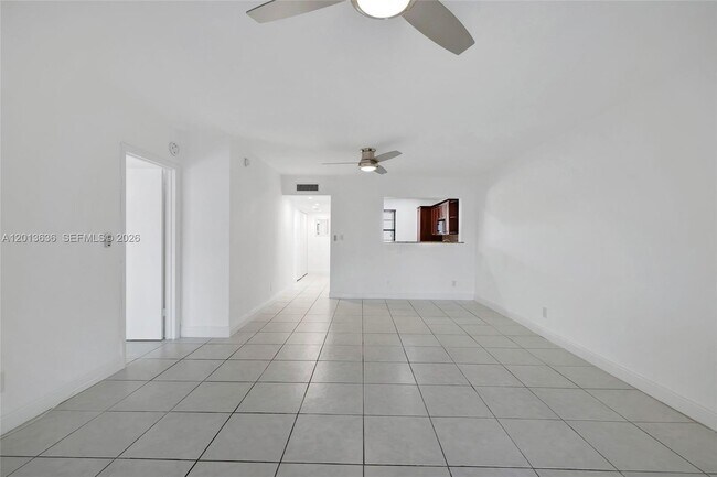 Building Photo - 126 S Cypress Rd