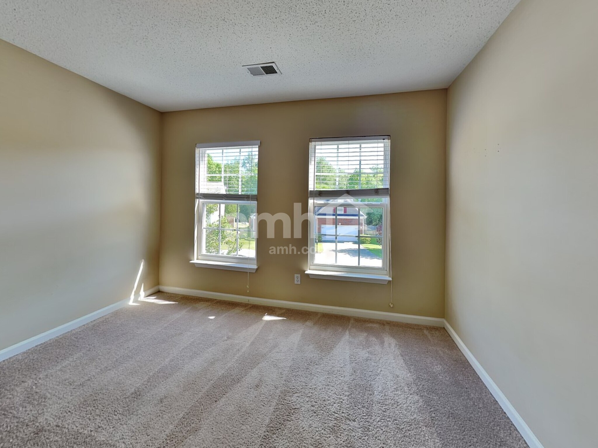 Building Photo - 653 Timber Walk Dr