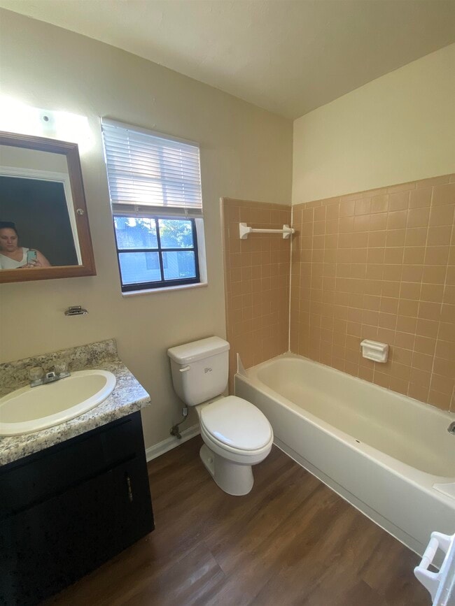 Building Photo - 1403 McCauley Rd