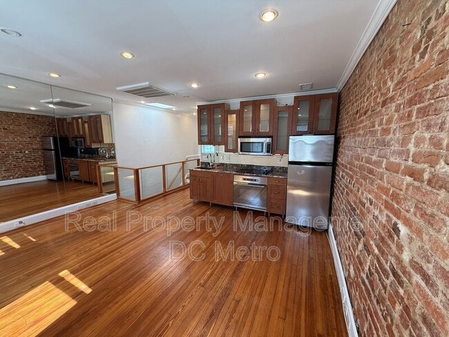 Building Photo - 2131 Newport Pl NW