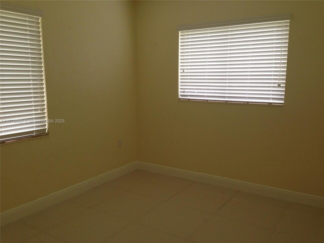 Building Photo - 6510 SW 63rd Ct