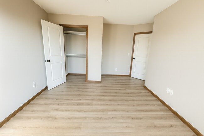 Building Photo - 729/31 Deer Haven