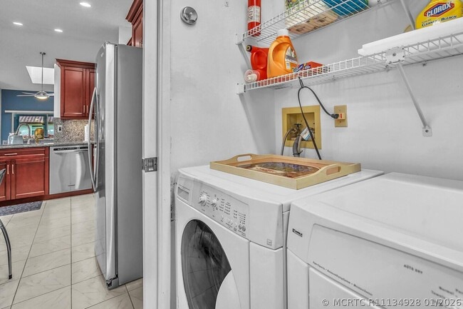 Building Photo - 6099 Waldwick Cir