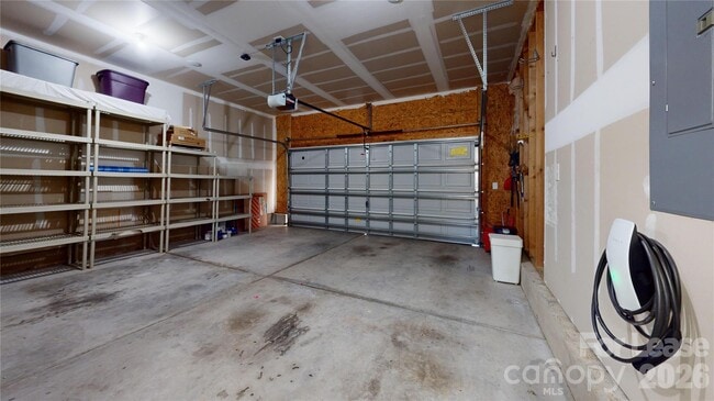 Building Photo - 2102 Big Pine Dr