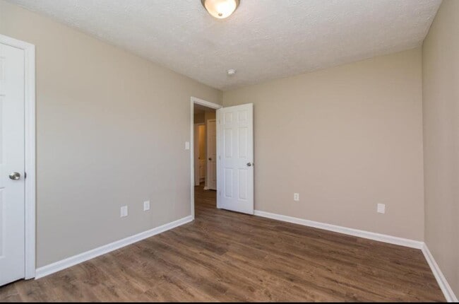 Building Photo - 431 Garden City Dr