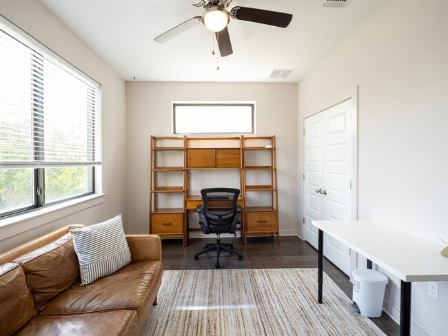 Building Photo - 6409 Berkman Dr