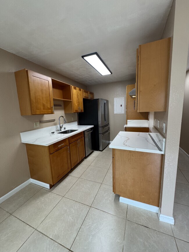 Building Photo - 46-1031-1031 Emepela Wy