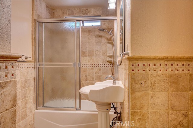 Building Photo - 6621 Birchton Ave