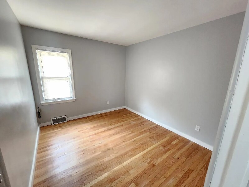 Building Photo - 5142 Pennsylvania St