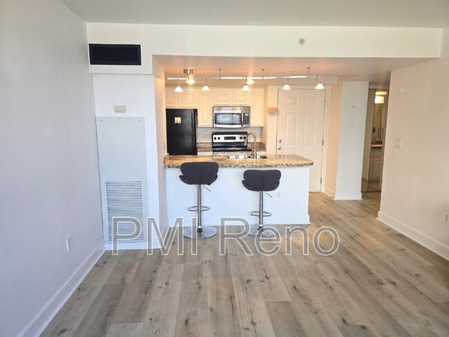 Building Photo - 450 N Arlington Ave