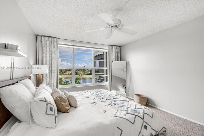 Building Photo - 808 Cypress Blvd