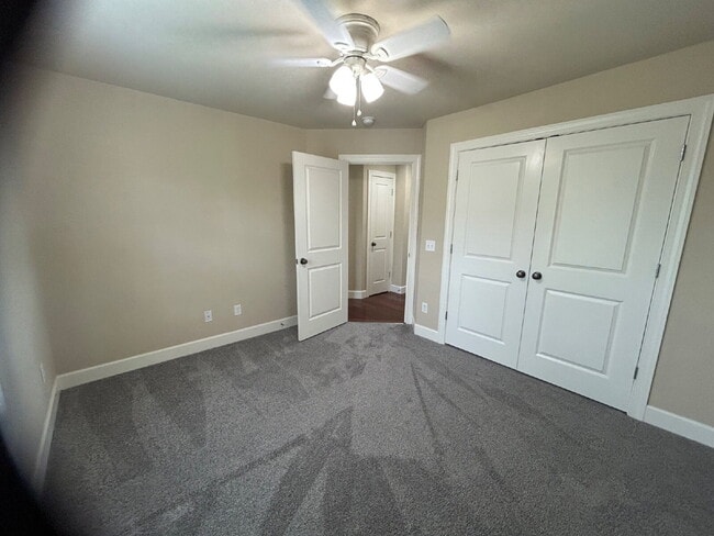Building Photo - "Charming 3-Bed Condo in Cookeville with Granite Touches and Spacious Living!"
