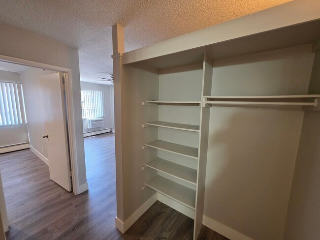 Building Photo - 233 E Arvada St