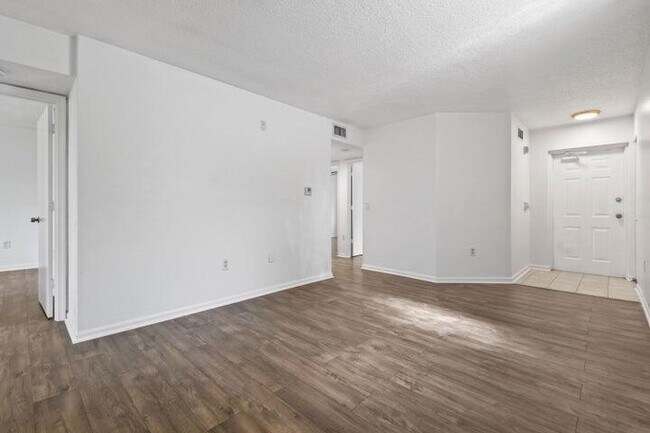 Building Photo - 3780 N Jog Rd