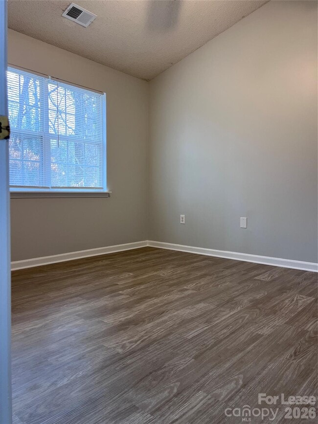 Building Photo - 7667 Petrea Ln