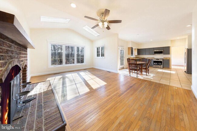 Building Photo - 36767 Pelham Ct