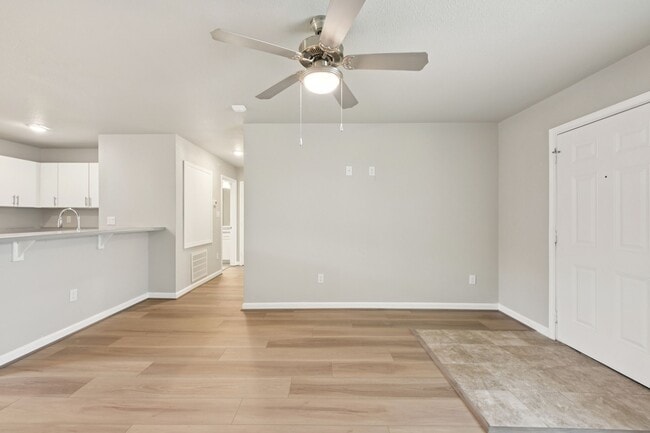 Building Photo - 254 Plez Morgan Dr