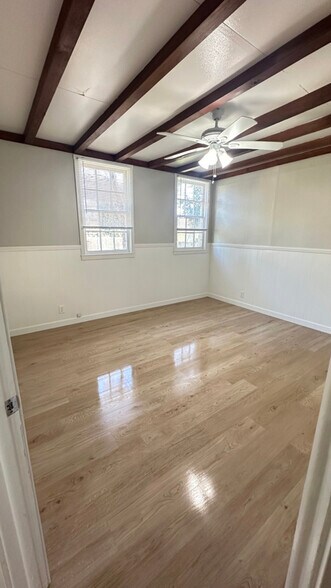 Building Photo - 2758 Cohasset Rd