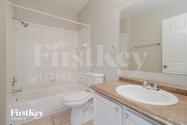 Building Photo - 1205 Schumann Dr