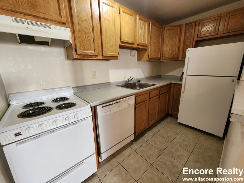 Building Photo - 34 Gardner St