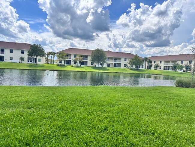 Building Photo - 3900 Playa Del Sol Dr