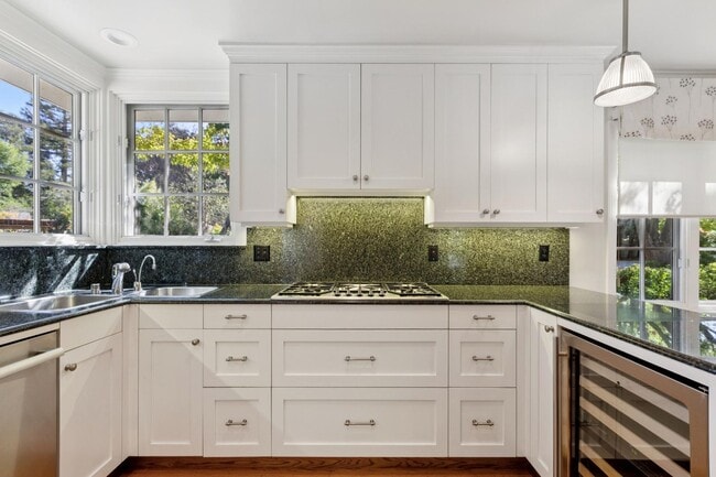 Building Photo - Beautifully Appointed Atherton Estate with Pool & Outdoor Entertaining