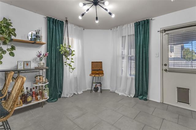 Building Photo - 2050 Lake Trail Dr