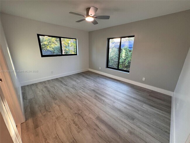 Building Photo - 2430 NW 22nd Rd