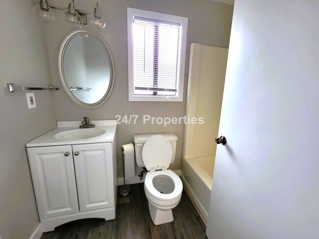 Building Photo - Winter discount - $200 OFF - 3BD I 2BA in ...