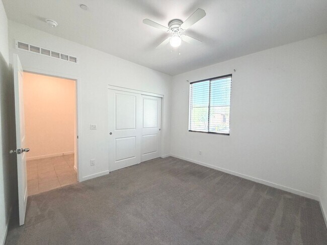 Building Photo - 11596 S Crescent St