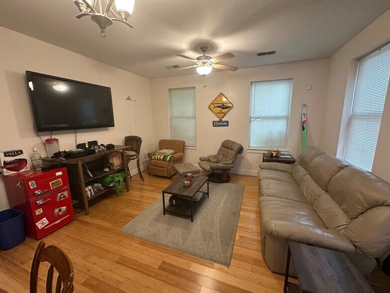 Living Room - 2283 Loth St
