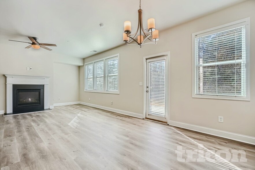 Building Photo - 1012 Candela Ln