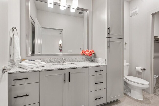 Building Photo - 5820 1/2 Cameron Road-SI FL4-ID1303398P