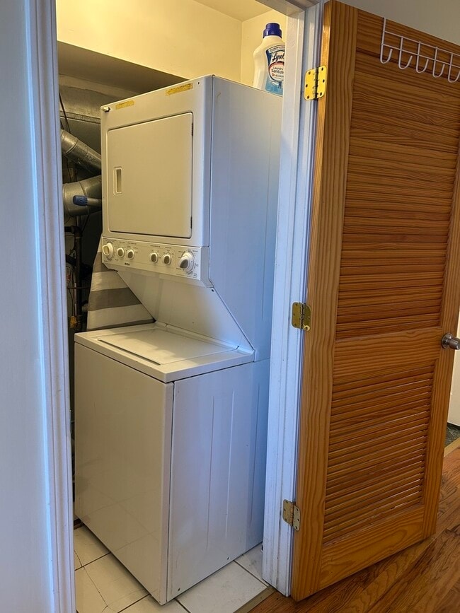 Building Photo - 363 E 59th St