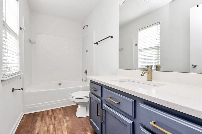 Building Photo - 5028 Silabert Ave