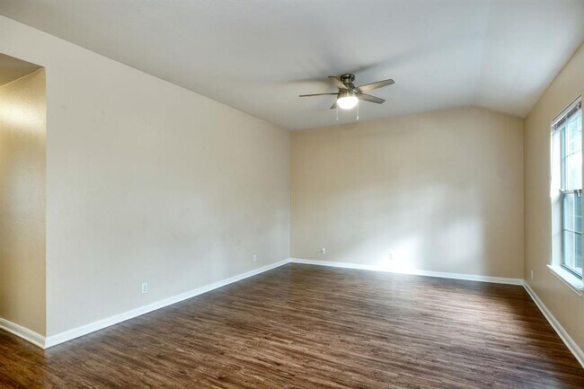 Building Photo - 3201 El Salido Pkwy