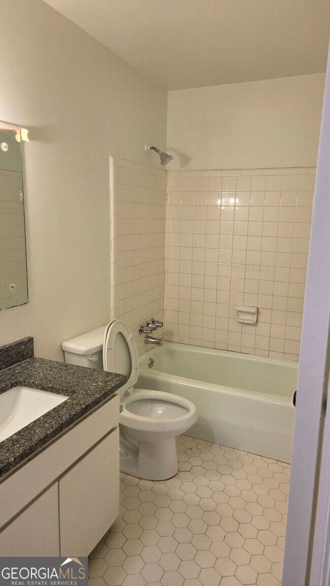 Building Photo - 1175 Forest Vale Dr NW