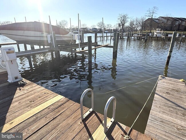 Building Photo - 532 Riviera Dr