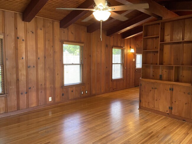Building Photo - 3713 Aransas St