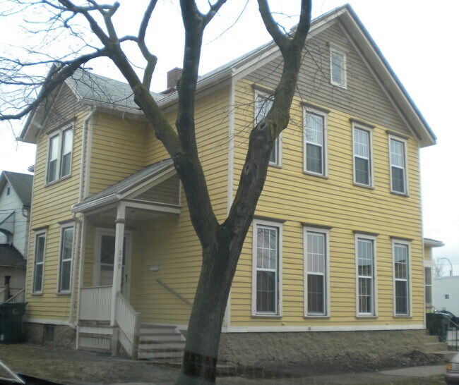 Primary Photo - 304 Hamilton St