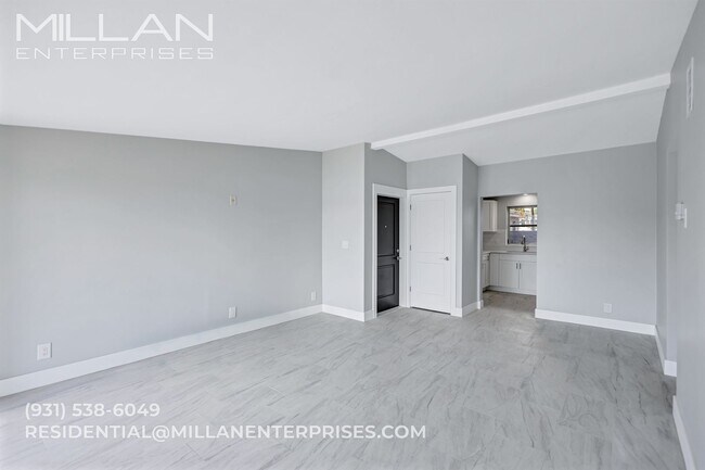 Building Photo - 325 Capri Blvd