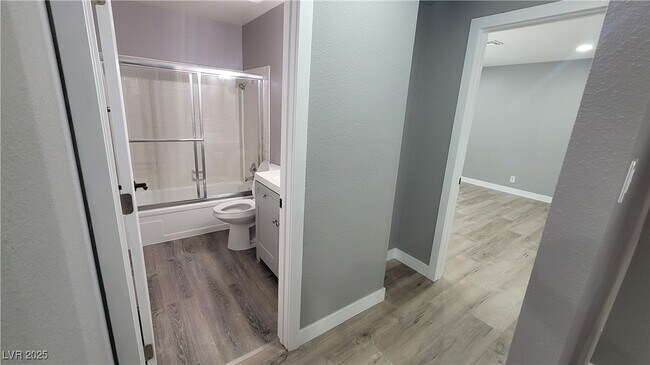 Building Photo - 2600 Sidonia Ave