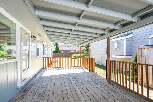Building Photo - Beautiful 4bed 2bath Home in Renton