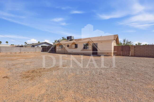 Building Photo - 11540 E Elton Ave