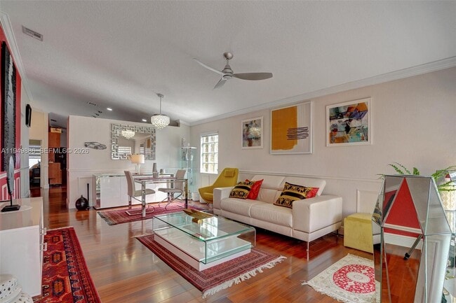 Building Photo - 311 SW 203rd Ave