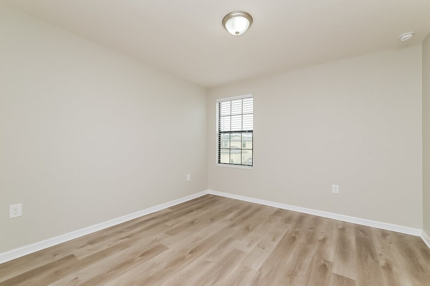 Building Photo - 8548 Silverbell Loop