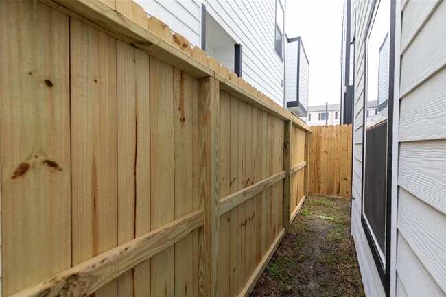 Building Photo - 3111 Shelby Cir