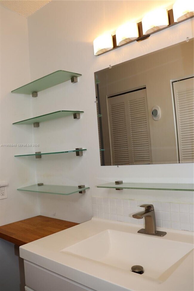 Building Photo - 7801 NE 4th Ct