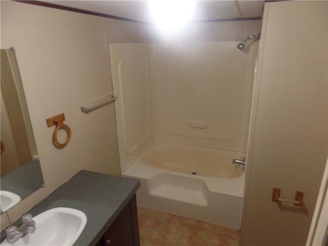 Building Photo - 161 Cowboy Ln