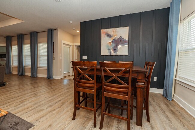 Building Photo - 1106 Shoal River Dr
